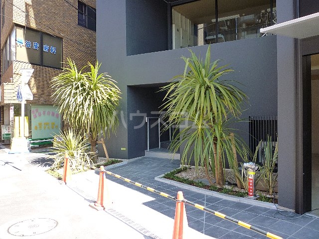 15/18 エントランス