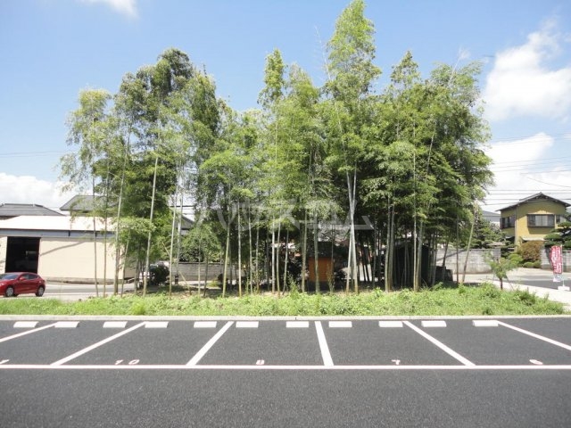 2/5 駐車場