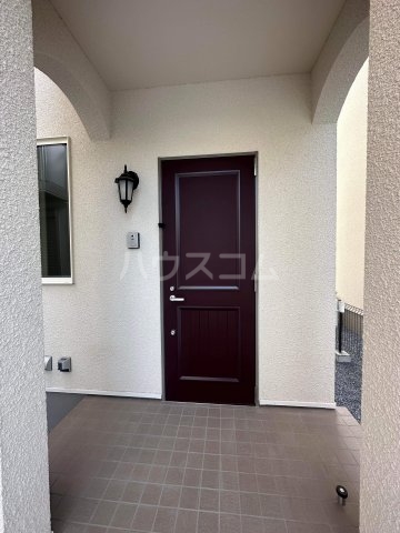 28/30 エントランス