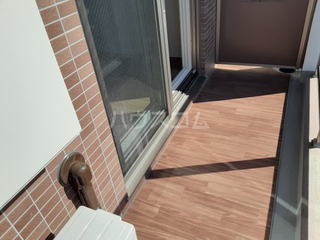 18/27 バルコニー