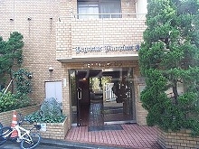 17/26 エントランス