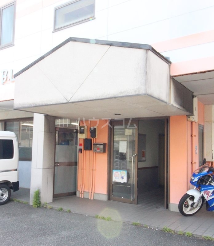 21/27 エントランス