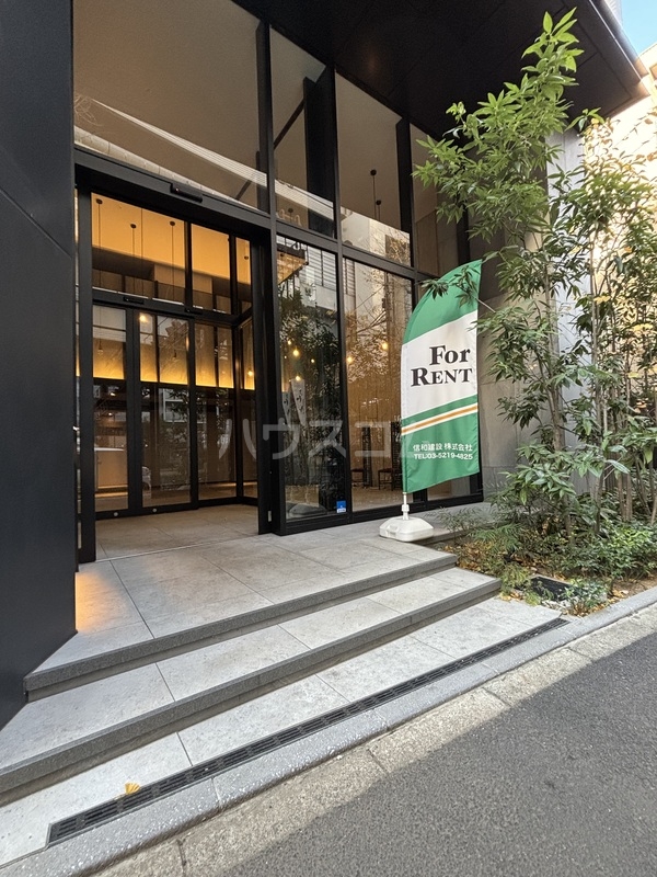 25/30 エントランス