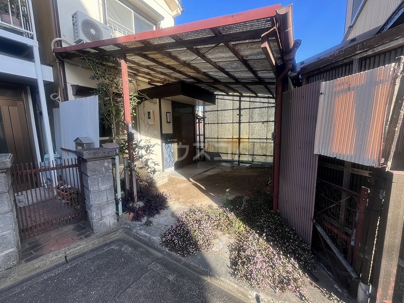 21/28 エントランス