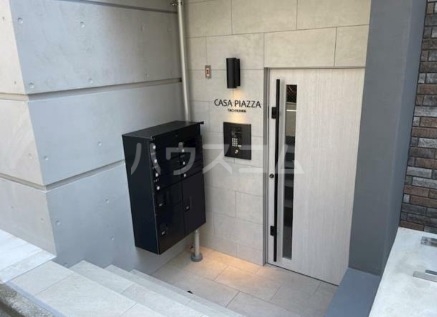 19/27 エントランス