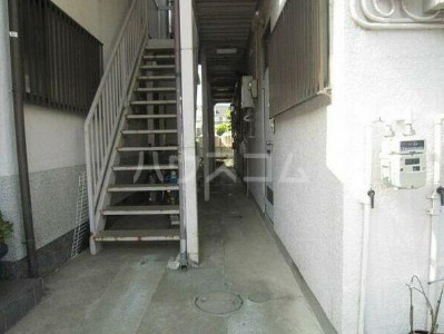 17/27 エントランス