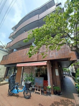 19/29 エントランス