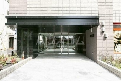 16/25 エントランス