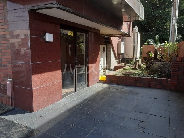 24/27 エントランス