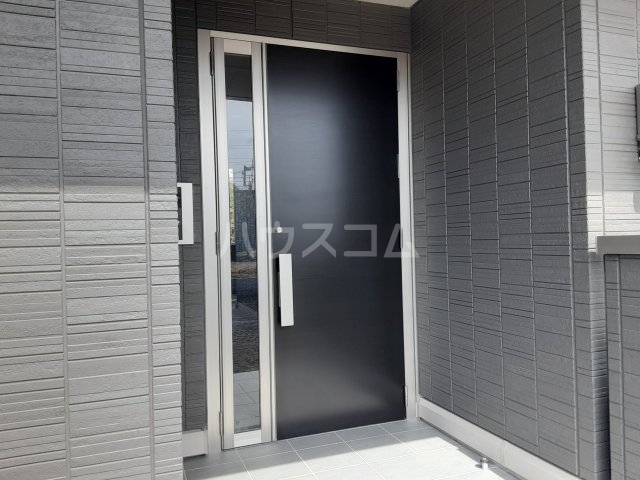 28/30 エントランス