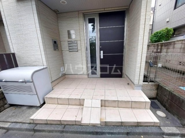 2/5 エントランス