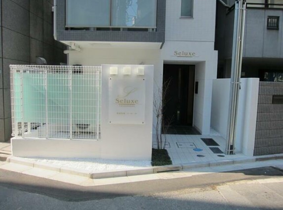 19/25 エントランス