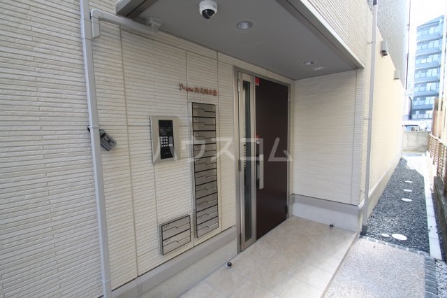 23/30 エントランス