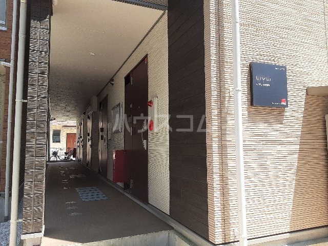 26/30 エントランス