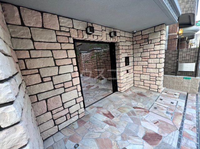 2/3 エントランス