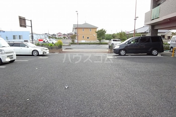 3/10 駐車場
