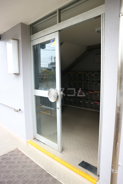 16/25 エントランス