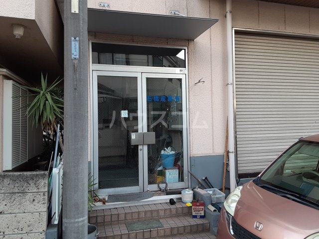 23/30 エントランス