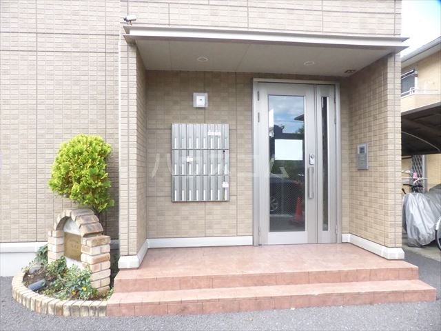 22/30 エントランス