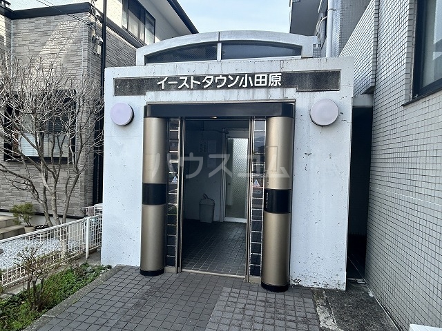 27/30 エントランス