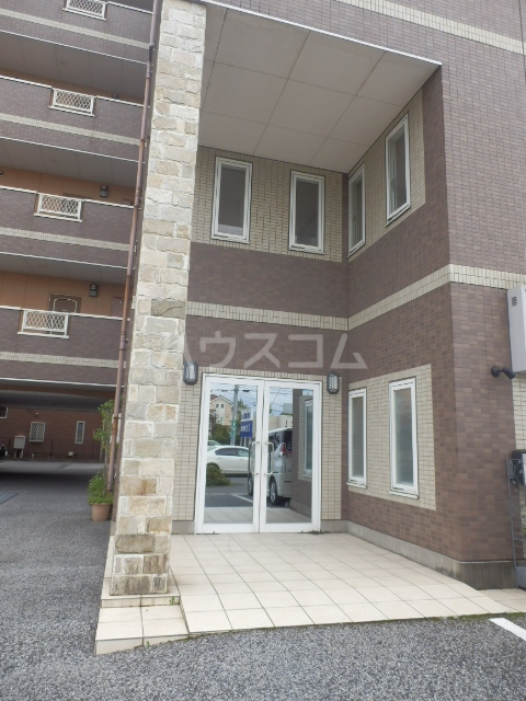 21/30 エントランス