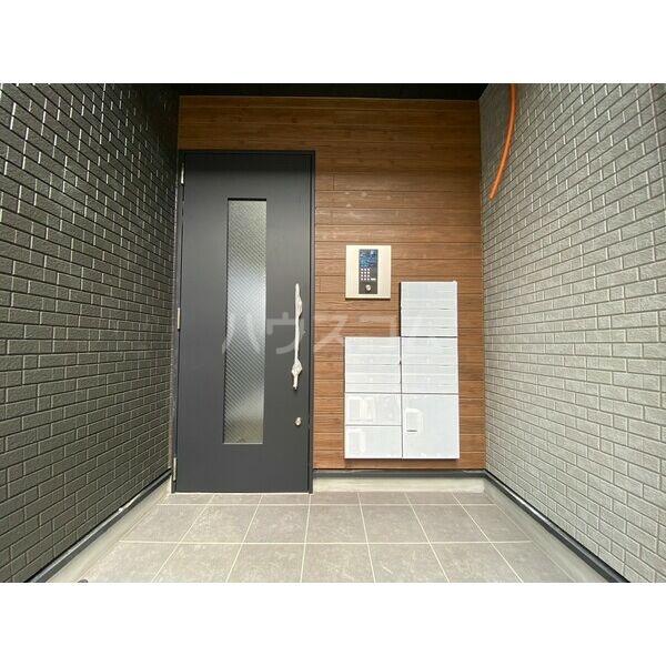 14/20 エントランス