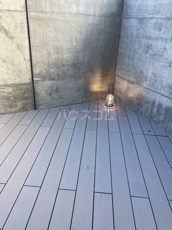 13/23 バルコニー