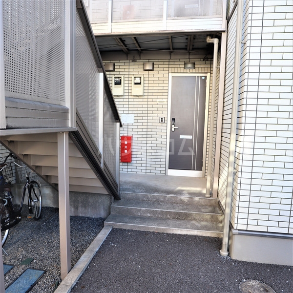 18/22 エントランス