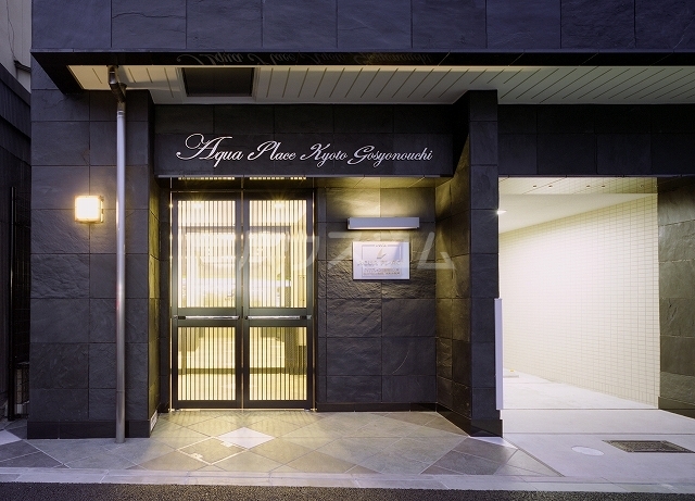 16/25 エントランス