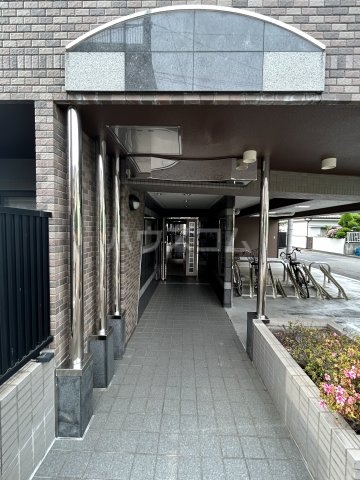 20/29 エントランス