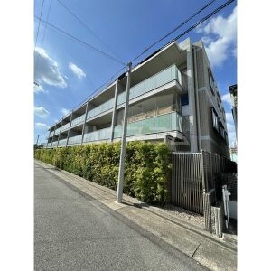 16/25 エントランス