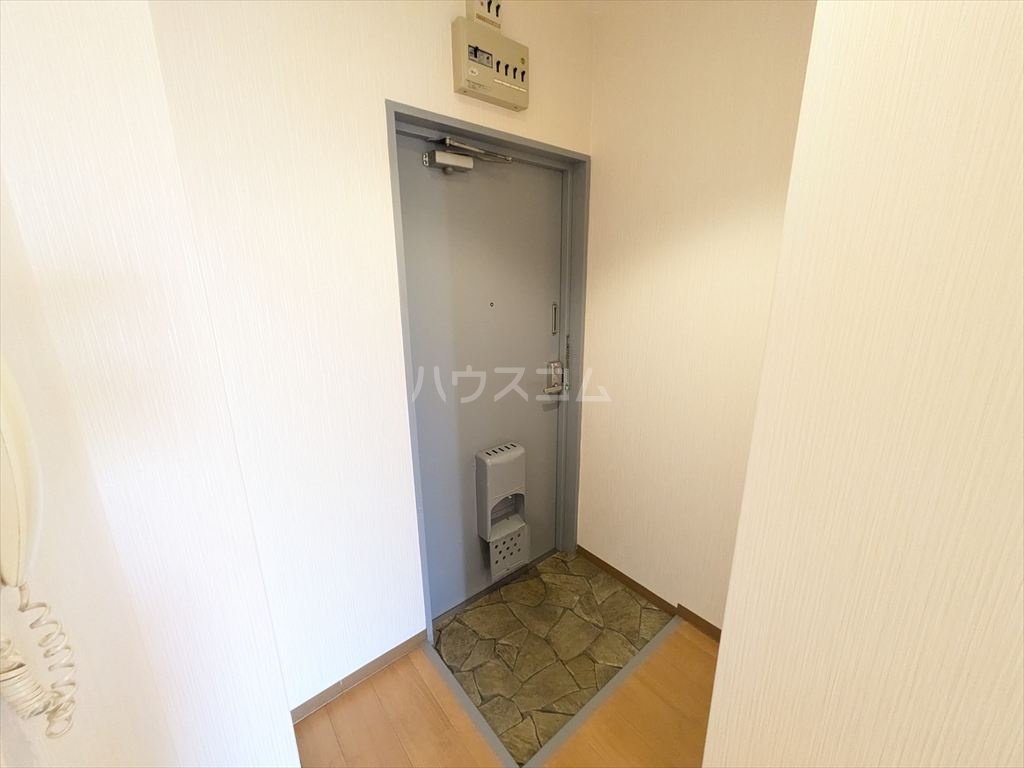 13/30 玄関