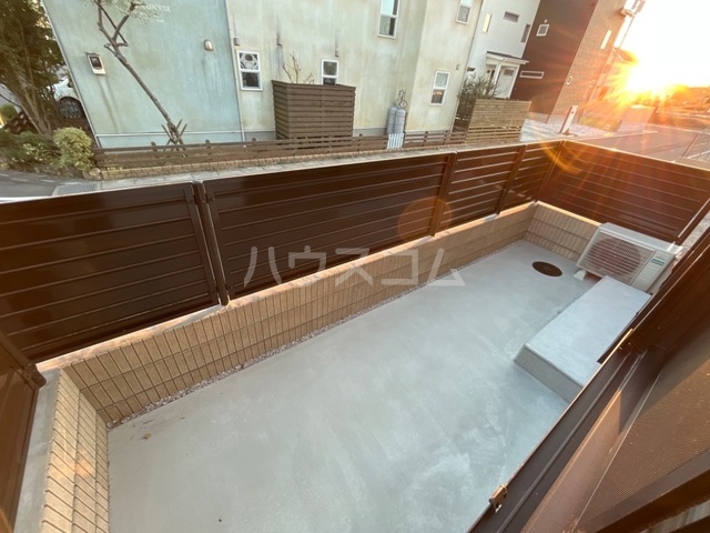 17/27 バルコニー