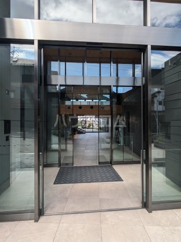 19/25 エントランス