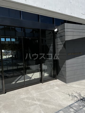 22/27 エントランス
