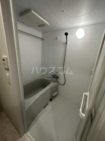 13/28 浴室
