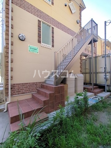 16/17 エントランス