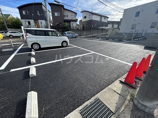 27/30 駐車場