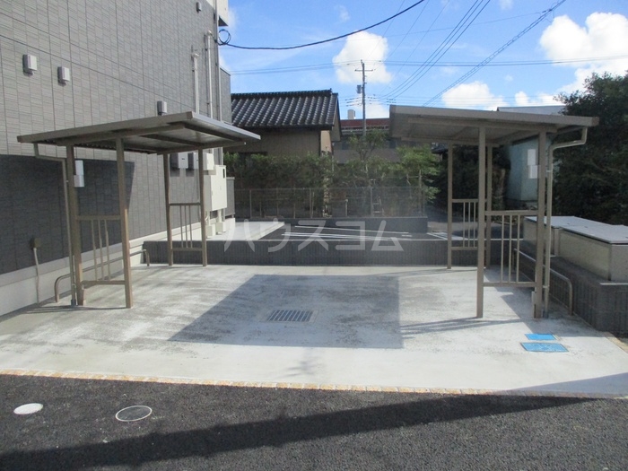 16/16 駐車場