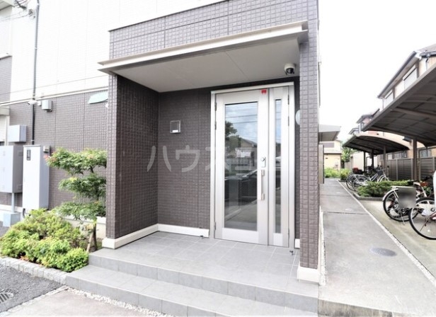 18/22 エントランス