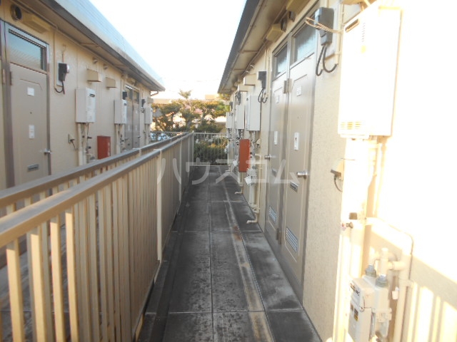 18/22 エントランス