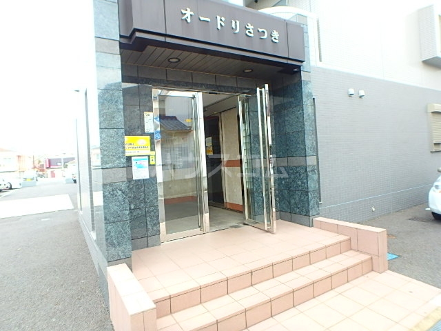 28/30 エントランス