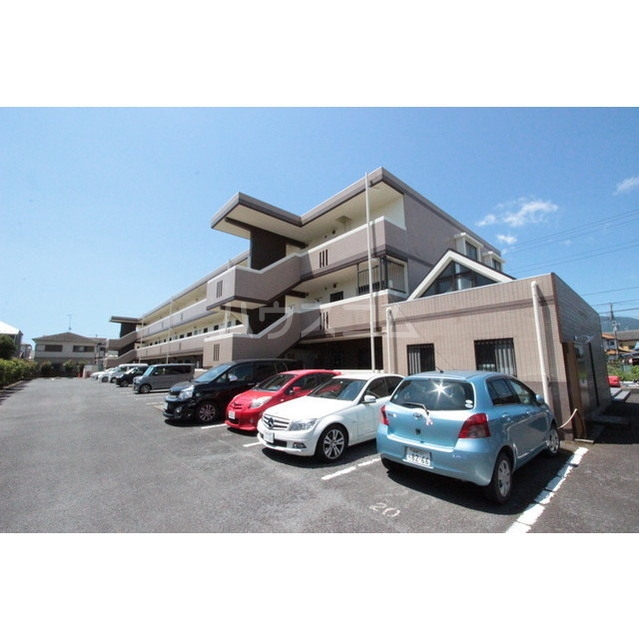 27/30 駐車場