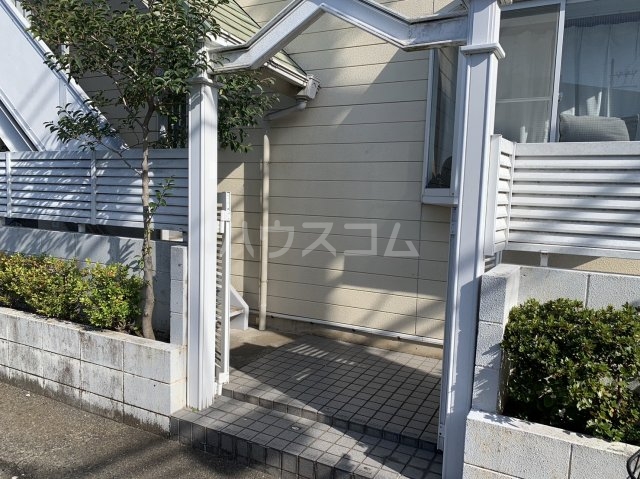 22/30 エントランス