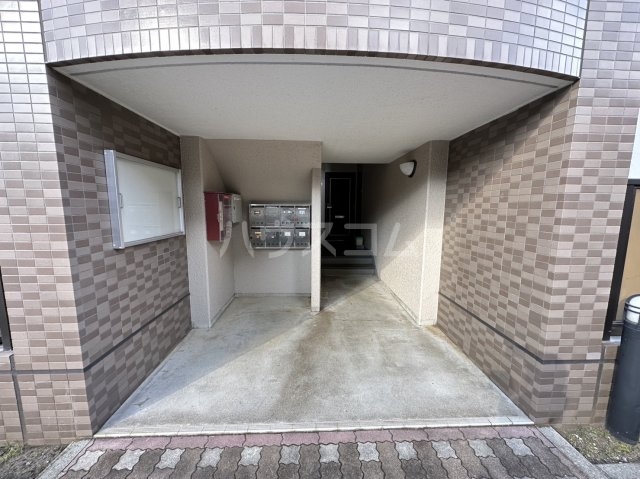 24/30 エントランス