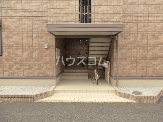 14/20 エントランス