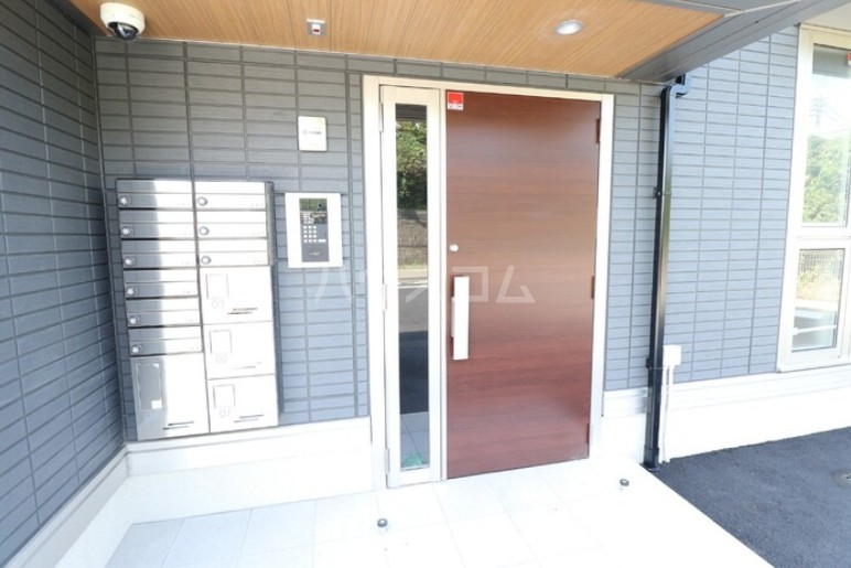 22/25 エントランス