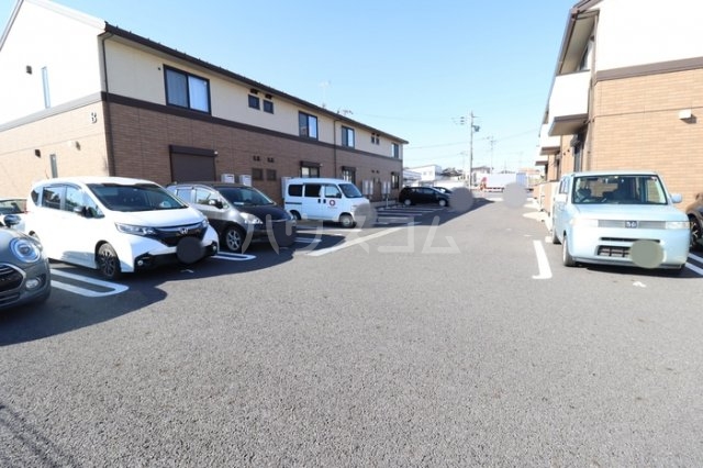 17/18 駐車場