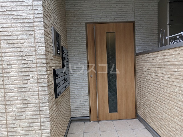 2/3 エントランス