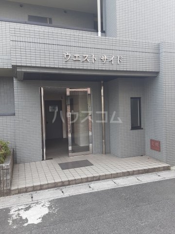 17/27 エントランス